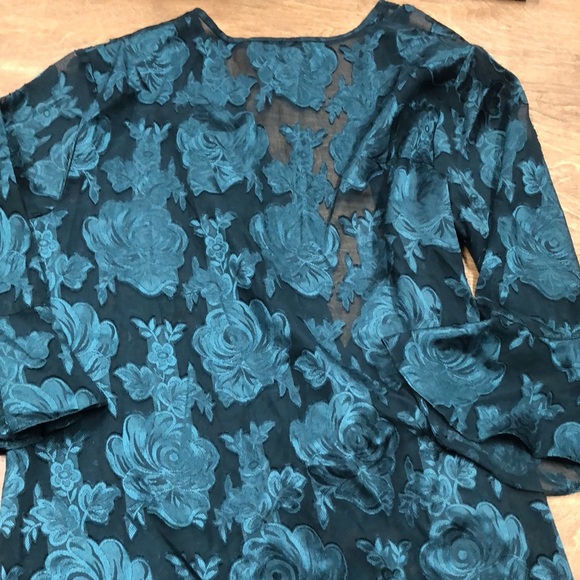 Secret Treasures small emerald green floral robe - Picture 9 of 10